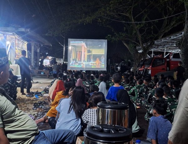 Nobar Hangat di Godo: TMMD dan Warga Jalin Kedekatan di Pati